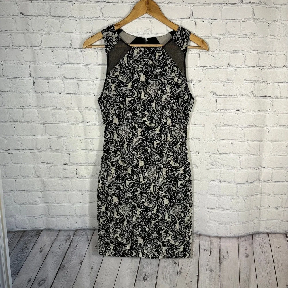 Alice + Olivia Black Cream‎ Damask Jacquard Mesh Sheath Dress Size 2